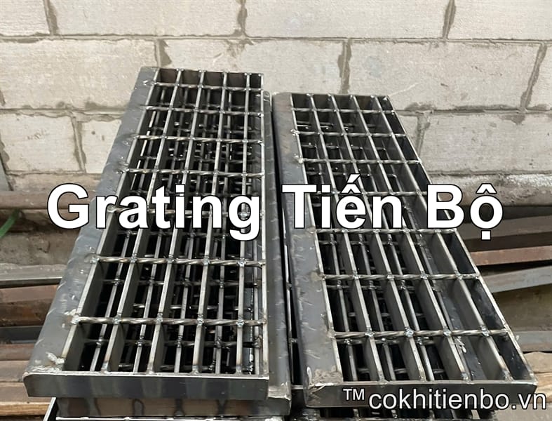Bậc cầu thang grating